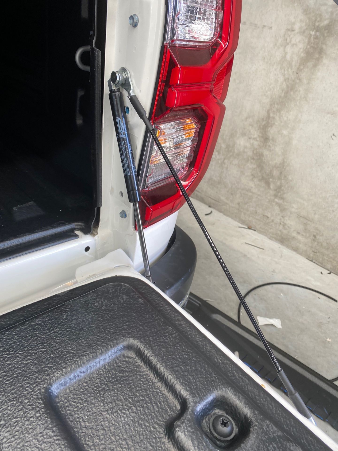 content-Tailgate assit